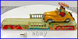 1007 RARE YELLOW MINT Marusan Tin Wind-Up Magic Wonder MG Car & Track Set-WORKS