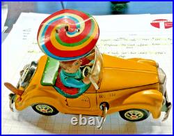 1007 RARE YELLOW MINT Marusan Tin Wind-Up Magic Wonder MG Car & Track Set-WORKS