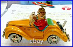 1007 RARE YELLOW MINT Marusan Tin Wind-Up Magic Wonder MG Car & Track Set-WORKS