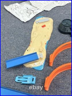 2003 Hot Wheels Highway 35 World Race Ultimate Track Set INCOMPLETE FOR PARTS