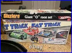 2006 Hot Wheels SIZZLERS Fat Track Giant O Race Complete Set with 3 Extra Cars
