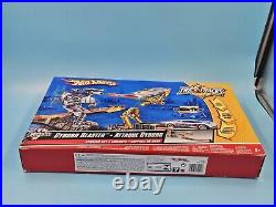 2010 Hot Wheels Trick Tracks Cyborg Blaster Starter Set with Car, NIB / SEALED