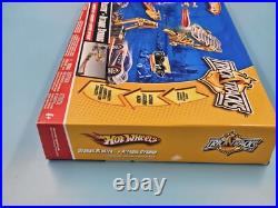 2010 Hot Wheels Trick Tracks Cyborg Blaster Starter Set with Car, NIB / SEALED