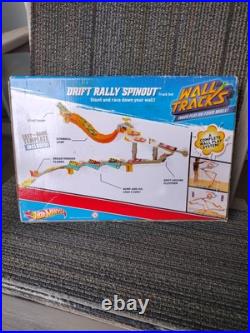 2010 Hot Wheels Wall Tracks Drift Rally Spinout Set Mattel