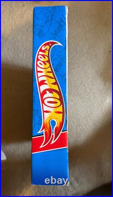 2011 Mattel Hot Wheels Wall Tracks Gorilla Takedown Track Set W1479