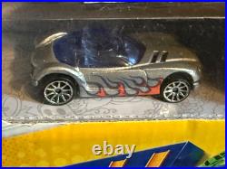 2011 Mattel Hot Wheels Wall Tracks Gorilla Takedown Track Set W1479