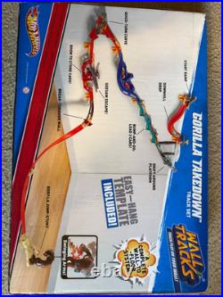 2011 Mattel Hot Wheels Wall Tracks Gorilla Takedown Track Set W1479