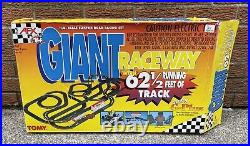 AFX AURORA Tomy Giant Raceway 9868 HO Scale Electric Road Race Track Set 2 Car