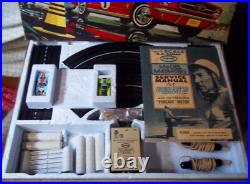 AURORA T-JET #1316 INTERNATIONAL 2 LANE HO SLOT CAR RACE TRACK SET With2 CARS AFX AURORA T-JET #1316 INTERNATIONAL 2 LANE HO SLOT CAR RACE TRACK SET With2 CARS AFX