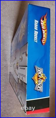 BRAND NEW 2009 Mattel HOT WHEELS Trick Tracks = RADAR ROCKET STARTER SET withCar