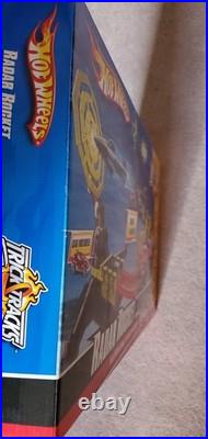 BRAND NEW 2009 Mattel HOT WHEELS Trick Tracks = RADAR ROCKET STARTER SET withCar