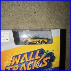 BRAND NEW 2011 Mattel Hot Wheels Wall Tracks Gorilla Takedown Track Set with Car