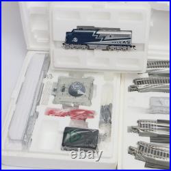 Bachmann Hawthorne Village Dallas Cowboys HO Train Locomotive Car & Track Set