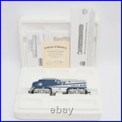 Bachmann Hawthorne Village Dallas Cowboys HO Train Locomotive Car & Track Set