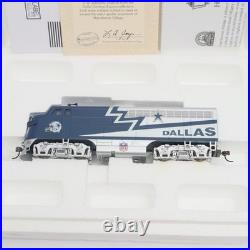 Bachmann Hawthorne Village Dallas Cowboys HO Train Locomotive Car & Track Set