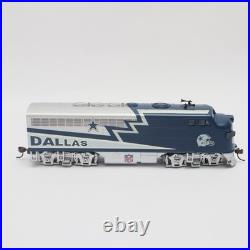 Bachmann Hawthorne Village Dallas Cowboys HO Train Locomotive Car & Track Set