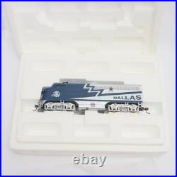 Bachmann Hawthorne Village Dallas Cowboys HO Train Locomotive Car & Track Set