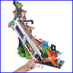 Big Hot Wheels Track Set Water Tower Color Changer Car with Huge Gator 2 ft Tall
