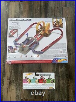 Brand New Hot Wheels Mario Kart Bowsers Castle Chaos Track Set Blue Yoshi Figure