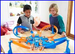 Car Track Set Criss Cross Crash with Vehicle, Powered by a Motorized Booster