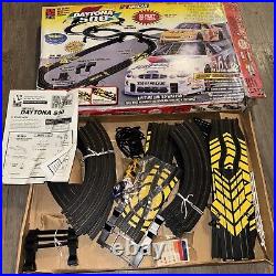 Daytona 500 SPEEDWAY Life Like Racing HO Set 23' Race Track 2 Fast Tracker Cars