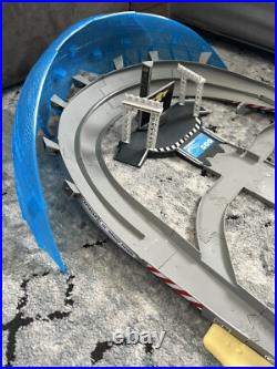 Disney Pixar Cars 3 Ultimate Florida Speedway Track Set with 6 Cars (read)