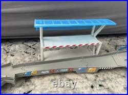 Disney Pixar Cars 3 Ultimate Florida Speedway Track Set with 6 Cars (read)