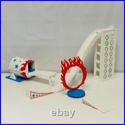 Disney Pixar Cars Toon MATER THE GREATER SUPER STUNT SHOW TRACK SET 155 Scale