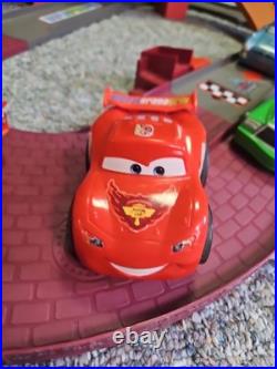 Fisher Price Disney Cars 2 Shake NGo World Grand Prix Racing Track W 5 Cars Work