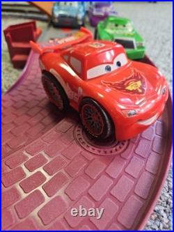 Fisher Price Disney Cars 2 Shake NGo World Grand Prix Racing Track W 5 Cars Work