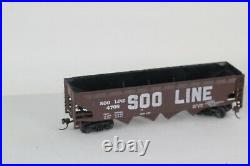 HO scale train set (Freight cars, Passenger cars, Engines and Track)