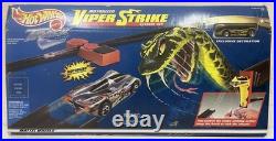 HOT WHEELS 1999 VIPER STRIKE TRACK SET With CAR Nice Shape Complete
