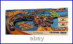 HOT WHEELS ACTION COLOSSAL CRASH RACE CAR TRACK SET Over 5 Ft Long Track