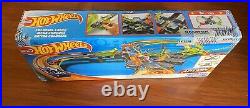 HOT WHEELS-Colossal Crash Track Set (NewOpen Box-in New Condition)