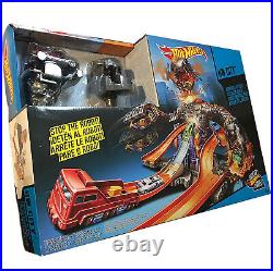 HOT WHEELS HW City Nitrobot Attack Track Set / Rescue Your Cars From The Robot