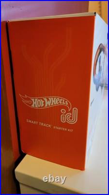HOT WHEELS ID SMART TRACK STARTER SET BLUETOOTH With3 ID VEHICLES 2020 (Used) HOT WHEELS ID SMART TRACK STARTER SET BLUETOOTH With3 ID VEHICLES 2020 (Used)