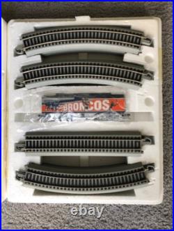 Hawthorne Village Bachmann Denver Broncos Train Engine + 2 Car Track Set HO NFL Hawthorne Village Bachmann Denver Broncos Train Engine + 2 Car Track Set HO NFL