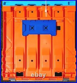 Hot Wheels 3 Unique Racing Challenges in the Race Crate Track Set with 2 Cars