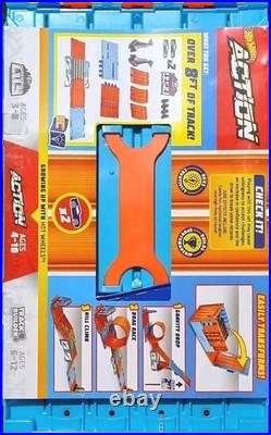 Hot Wheels 3 Unique Racing Challenges in the Race Crate Track Set with 2 Cars