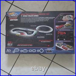 Hot Wheels AI Street Racing Edition Smart Track Set with 2 Cars, Case