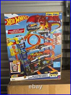 Hot Wheels City Toy Car Track Set Ultimate Garage with 2 Die-Cast Toy Cars & Car