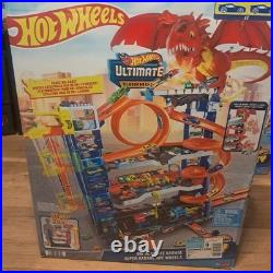 Hot Wheels City Ultimate Garage Track Set with 2 Die-Cast Toy Cars & Car-Eating