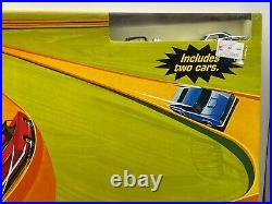 Hot Wheels Classics 2006 Hot Curves Race Action Track Set withcars MIB NEW! J6654