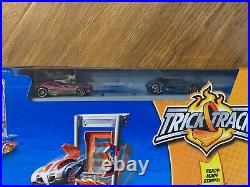 Hot Wheels Colossal Stunt World Trick Tracks Set with 3 Cars New In Open Box