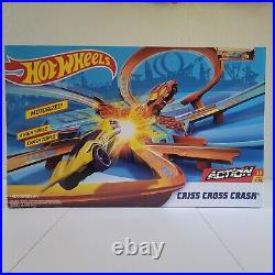 Hot Wheels Criss Cross Crash Motorized Track Set & 1 Diecast Car NEW