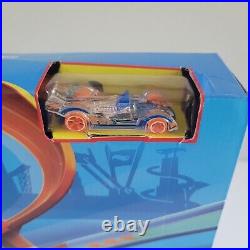 Hot Wheels Criss Cross Crash Motorized Track Set & 1 Diecast Car NEW