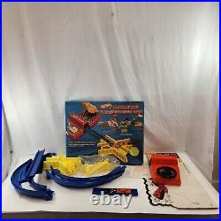 Hot Wheels Criss Cross Crash Track Set 1978 Complete with Cars Flat Out 442 Torino