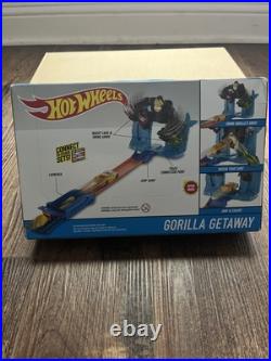 Hot Wheels DLG52 Gorilla Getaway Track Set & Yellow / Clear Car RARE 2015 NEW Hot Wheels DLG52 Gorilla Getaway Track Set & Yellow / Clear Car RARE 2015 NEW