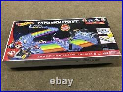 Hot Wheels GXX41-Mario Kart Rainbow Road Track Set