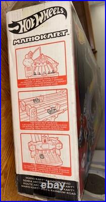 Hot Wheels GXX41-Mario Kart Rainbow Road Track Set NIB